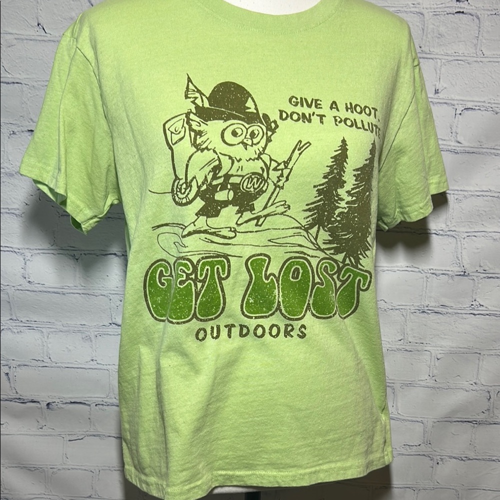 Women’s M Green and Brown Owl Pollution Graphic Short Sleeve Tee